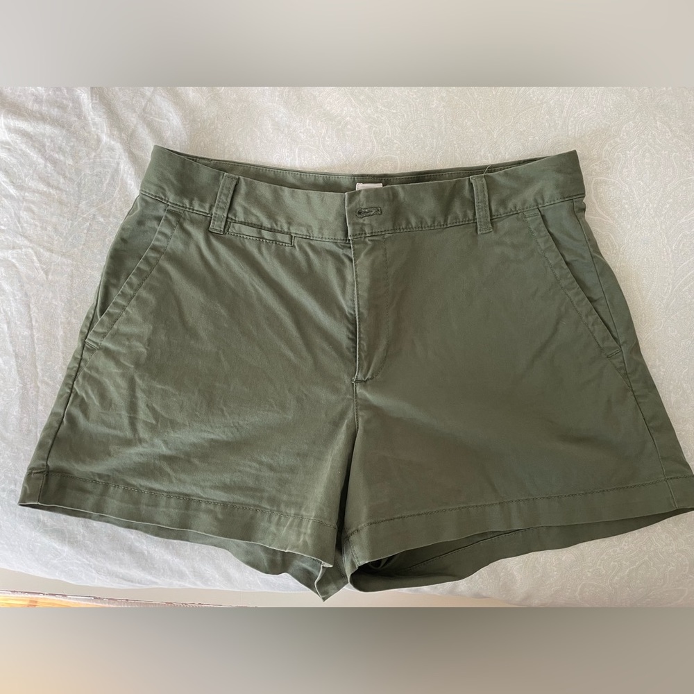 GAP Olive Green Size 12 Shorts - Picture 1 of 2